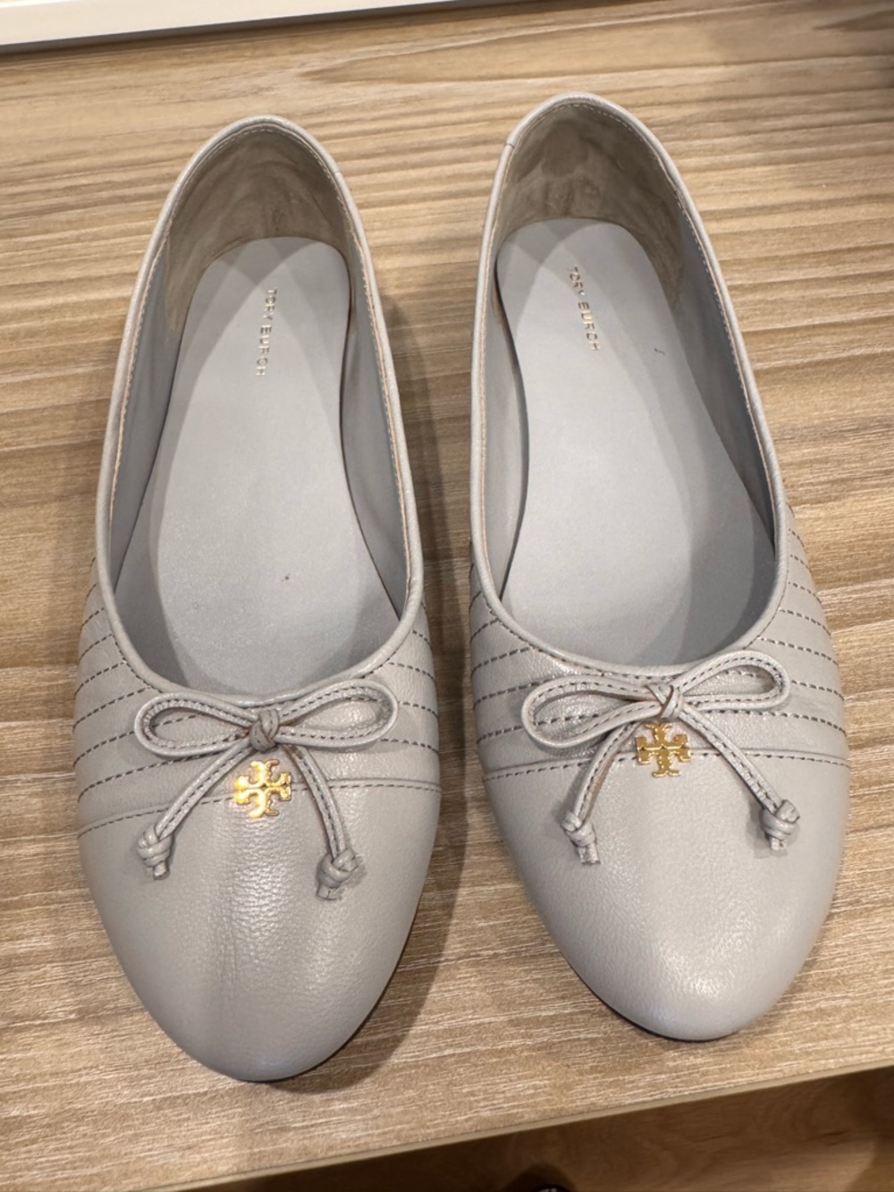Tory Burch Light Grey Leather Bow Ballet Flats with Gold Logo